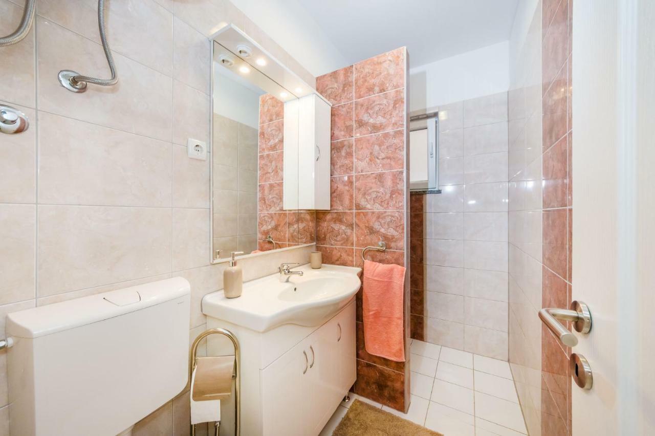 Apartman Nino 노비그래드달마샤 외부 사진