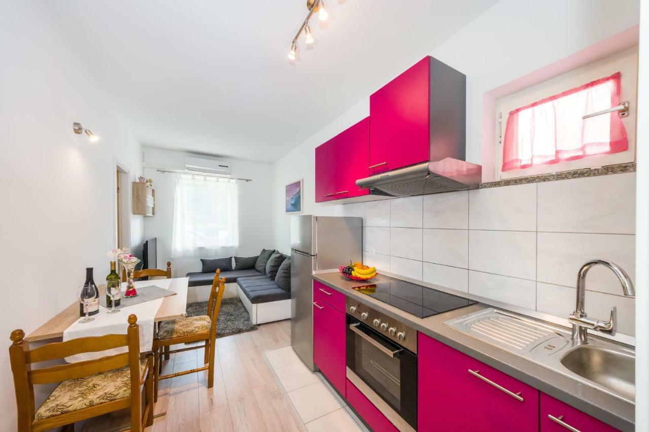 Apartman Nino 노비그래드달마샤 외부 사진
