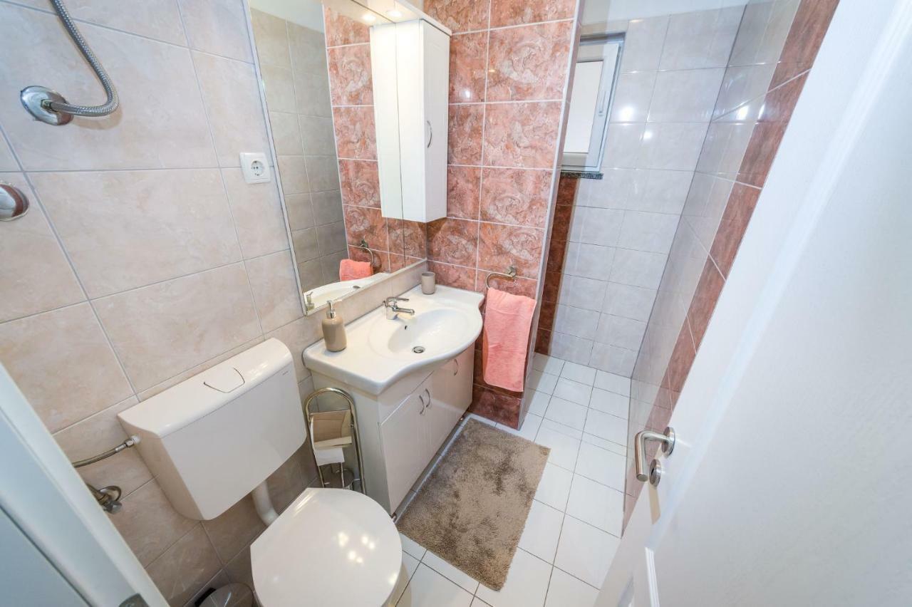 Apartman Nino 노비그래드달마샤 외부 사진